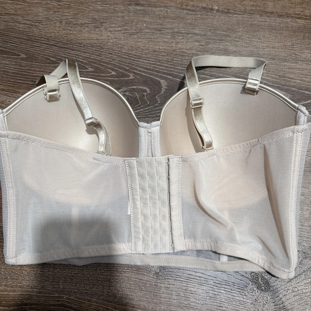 Composition beige bra